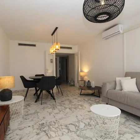 Proche Carlton One Bedroom * كان