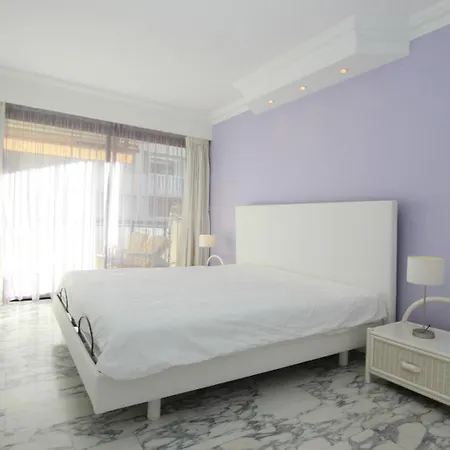 Proche Carlton One Bedroom شقة *